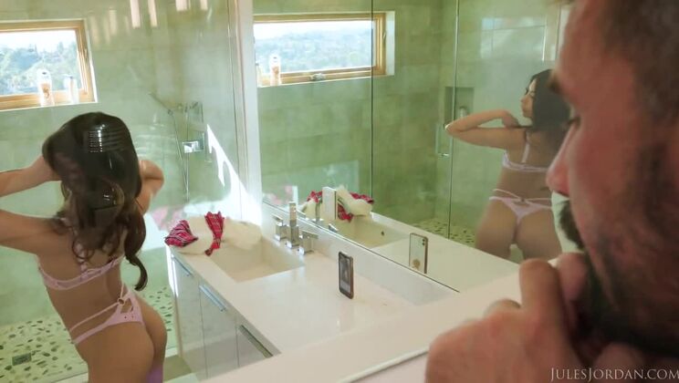 Hot brunette Xxlayna Marie fucked hard in stockings