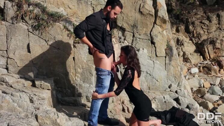 [OnlyBlowjob] - Verona Sky Shaved & Hot in Outdoor BJ Scene - Verona Sky