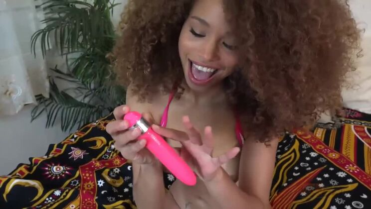 Cecilia Lion Solo Fuck with Big Vibrator