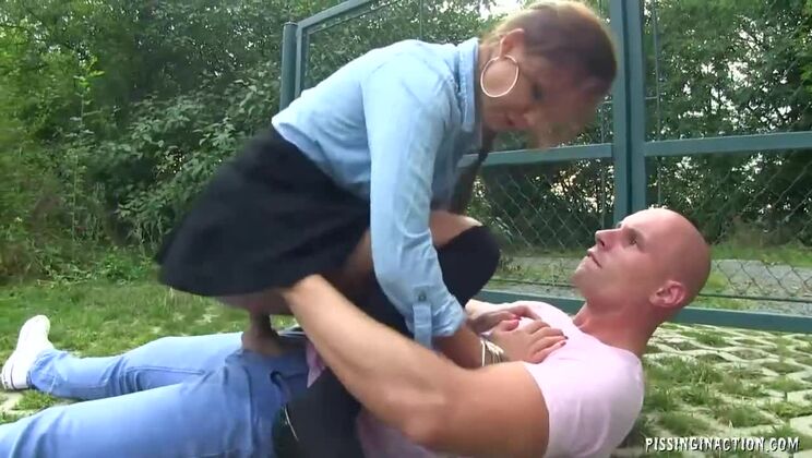 [Tainster] - Big Tits Bella Takes a Piss & Cumshot