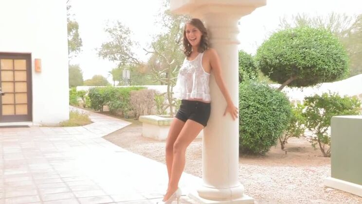 Nudist Presley Quick Come