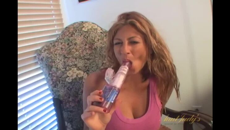 Big Tits Babes – Lucky's Solo Toy Session