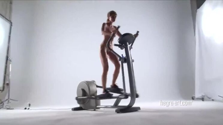 [Hegre] - Crosstraining with Angie: Solo and Outdoor - Mya