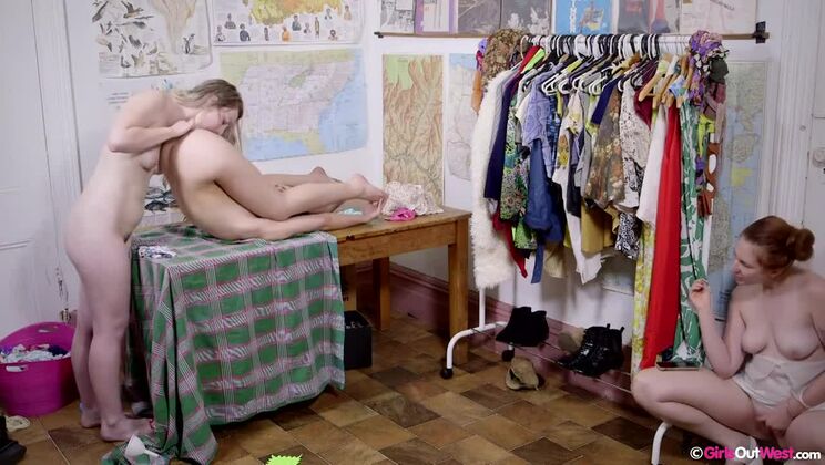 Fingering Fun with Dusty & Mae, the Brunette Bombs