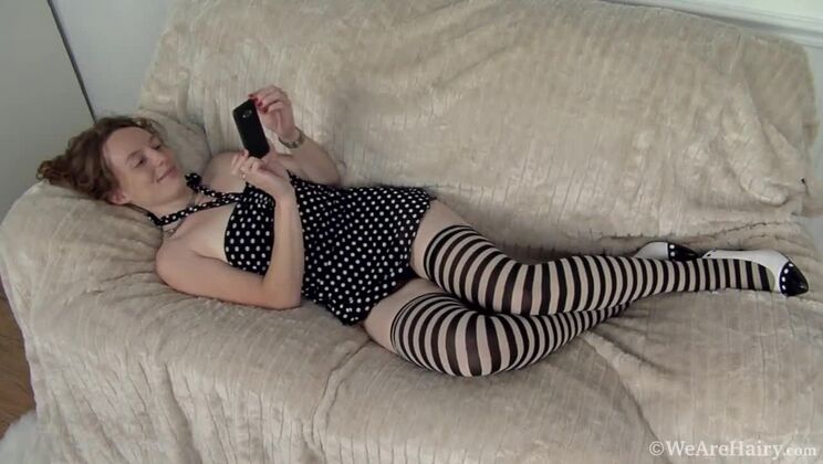 Ana Molly Small Breast Masturbation Session