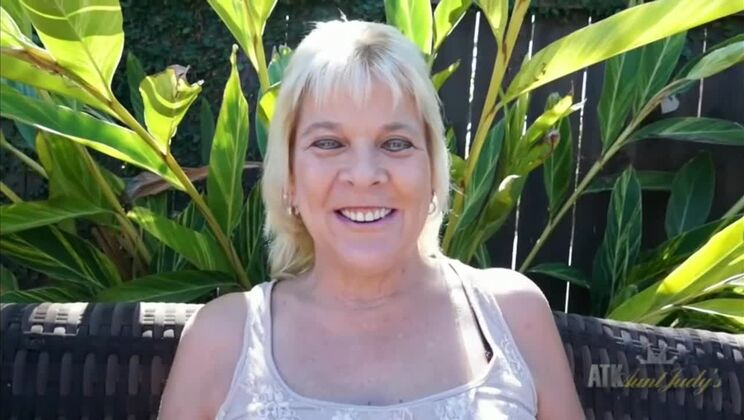 [AuntJudys] - Solo Sindy: A Blonde's Mature Outdoor Fun