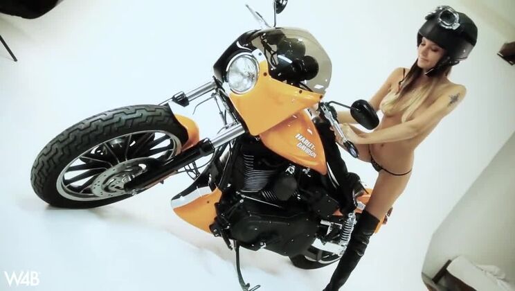 Clover's Gorgeous Backstage Photos