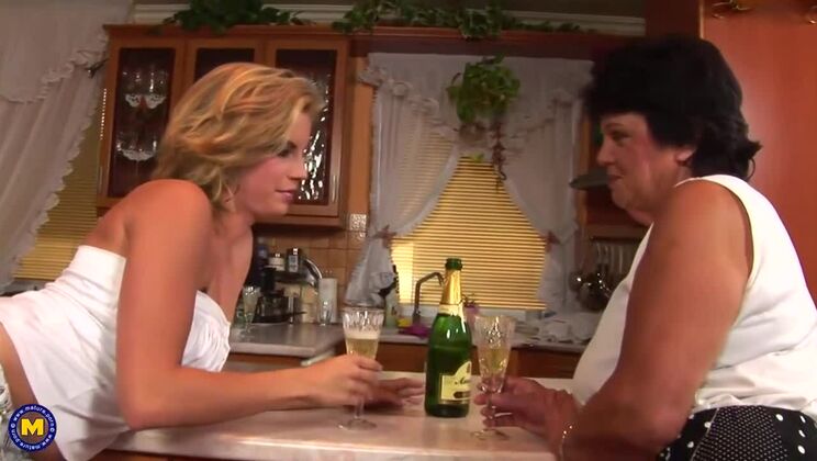 Mature Lesbians Ashley and Emila in Hot Sex