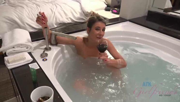 Tara Ashley - Amateur GF Fingered in Shower