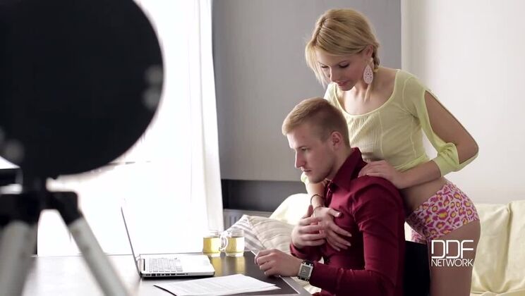 [HandsOnHardcore] - Karina Grand: College Babe with Tattoo and POV Seduction - Lana Roberts