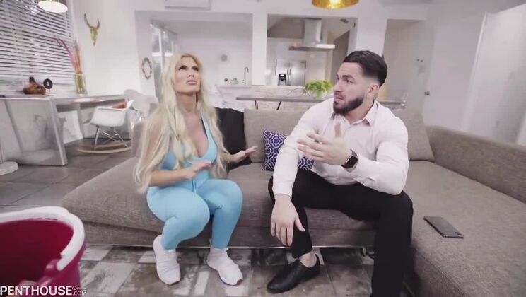 Big Ass Blonde MILF Casca Akashova