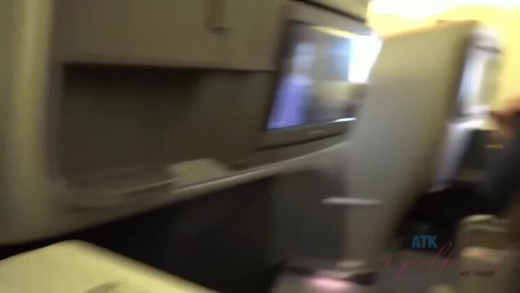 Fingering in Asia with Brunette Jill Kassidy