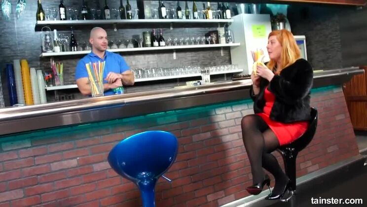 [Tainster] - Mature MILF Enjoys Dirty Drink with Jizz and Urine! - Amy - Morgan Moon