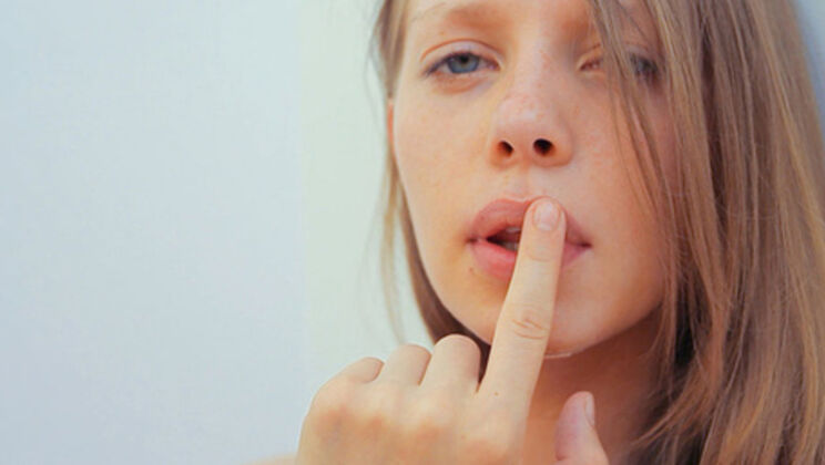 [WowGirls] - Horny Alone - Gloria's Solo Scene - Gloria