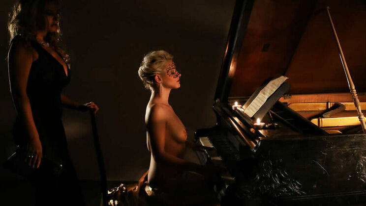 Candy Unleashes her Kissing Skills