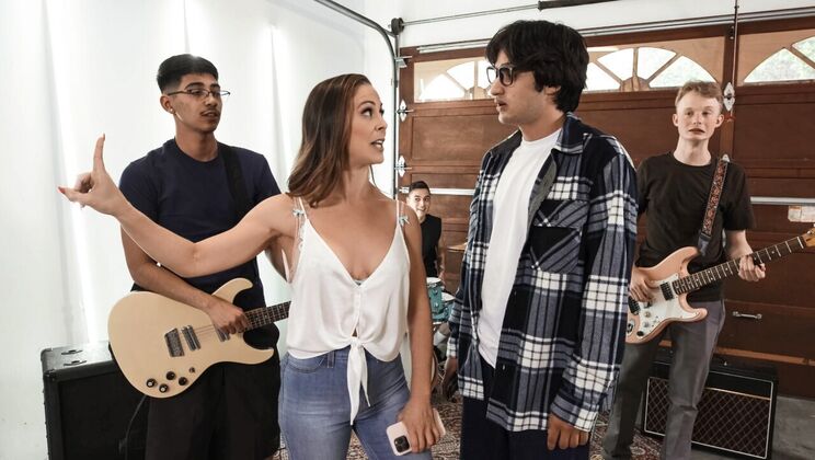 MILF Mom Loves Big Cock