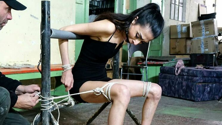 Brunette with Shaved Pussy Enjoys Magic Wand