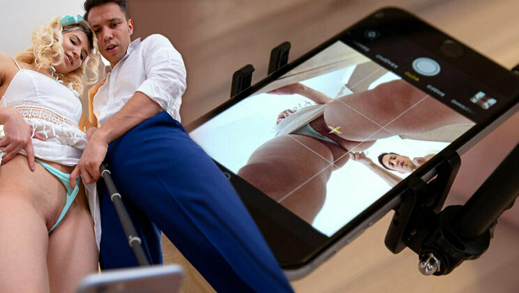 Blonde Teen Gets Nasty Photos