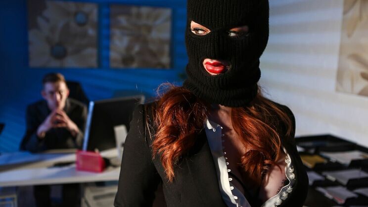 [Brazzers] - Tattooed Secretary Seduction