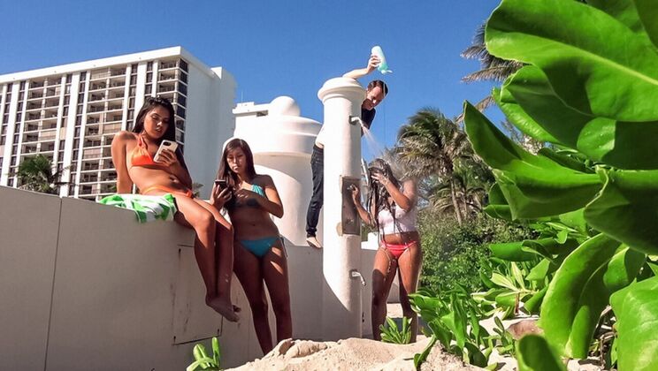 [RKPrime] - Blowjob Beach Prank with Nola Blu - Justin Hunt - Nola Blu