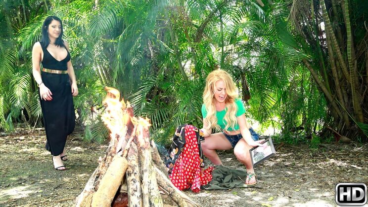 [MomsLickTeens] - Enhanced and Tattooed: Bonnie's Body - Bonnie Grey - Cassandra Cain