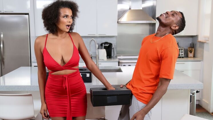 Tattooed Babe’s Reverse Cowgirl Ride with Big Cock