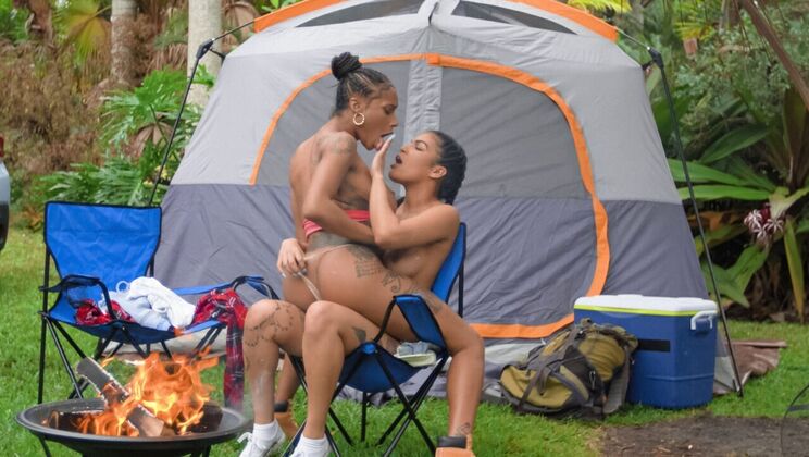 [RKPrime] - Face Sitting and 69 with Sarai Minx and Maya Farrell - Sarai Minx - Maya Farrell