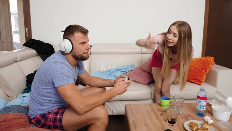 [TeensLoveHugeCocks] -  Blowjob in a Clean House - Vince Karter - Nata Ocean