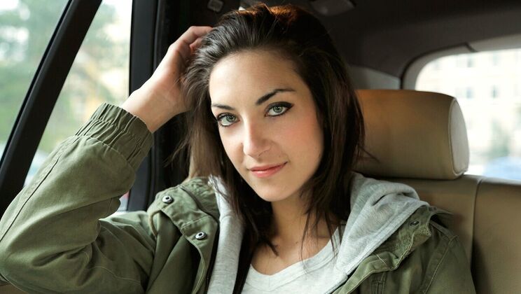 Driver's Big Dick Makes Passenger Happy