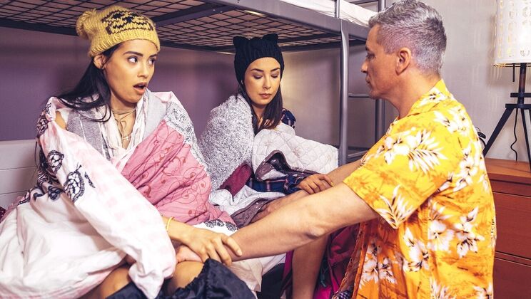 [FakeHostel] - Cumshot Slot Delight - Andreina DeLuxe - Steve Q - Freya Dee