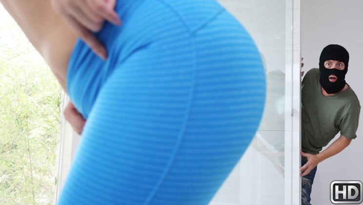 Short Hair Beauty Jessy Jones in Shower Fuck