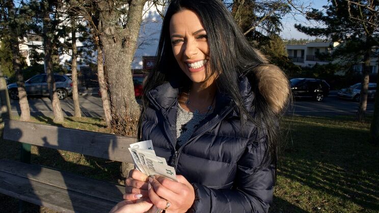 [PublicAgent] - Reverse Cowgirl with Pierced Amateur Babe - Max Dior - Shalina Devine