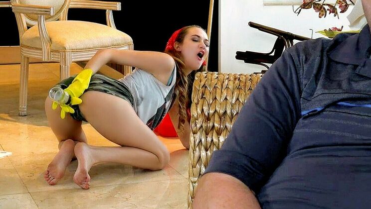 Samantha Hayes, a Badass on Knees