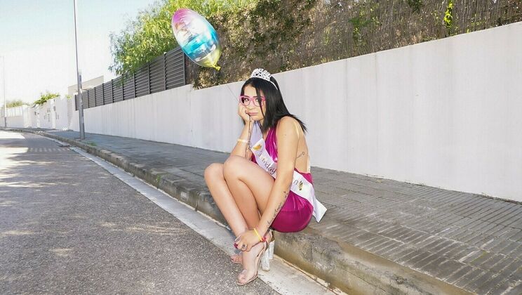 [PublicPickups] - Birthday Girl Gets Wild - Jordi El Niño Polla - Kitty Love