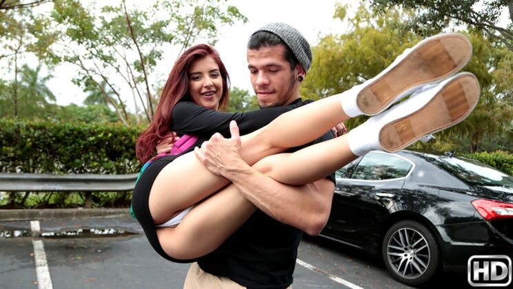 Pussy Licking and Squirting Fun Outdoors