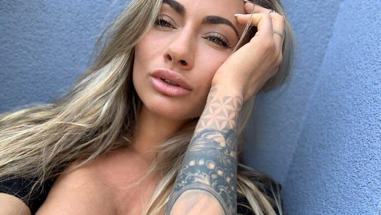 Trimmed Pussy, Enhanced Body, Solo Fun