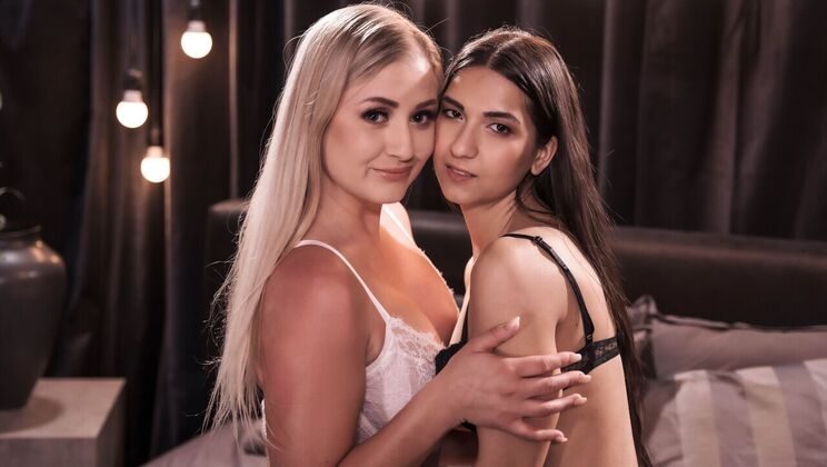 [Lesbea] - Czech and Italian Lesbians Get Down - Cayla Lyons - Moona Snake