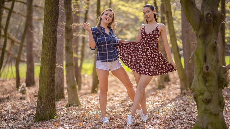 [Lesbea] - Colombian Latina Licks and Sucks on Friend's Feet