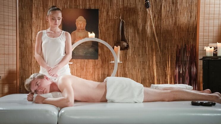  Tiny Czech Masseuse Lady Bug Gets Oiled Up