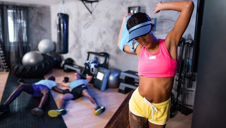 [FitnessRooms] - Spanking and ass fingering in wild teen threesome