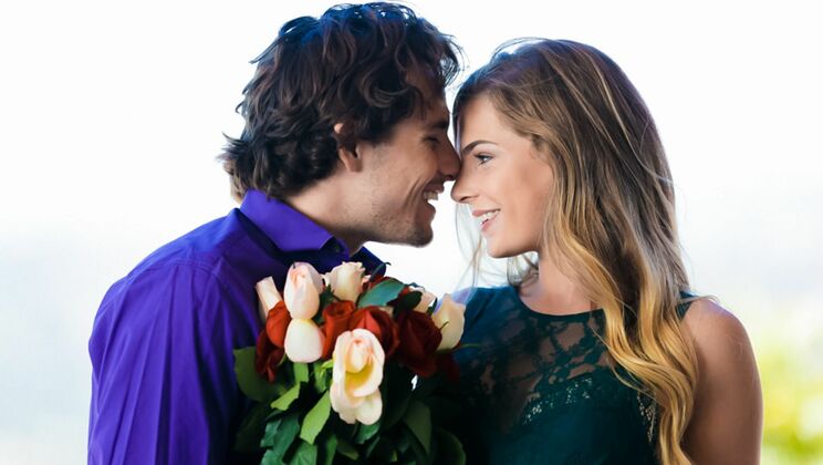 Big Ass Blonde Sydney Cole Blowjob