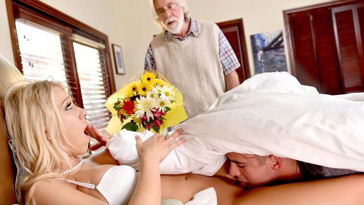 [FamilyStrokes] - Uncovering Stepmom's Desire