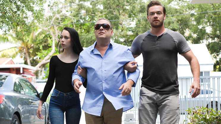 [FamilyStrokes] - Stepsister's Scent: A Fantasy Come True - Kyle Mason - Bambi Black