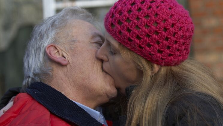 [Oldje] - Outdoor Fun with Olga Bartz and Gustavo