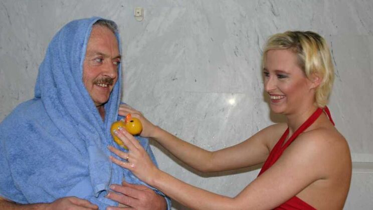 [Oldje] - Time For A Naughty Wash - Gustavo - Irenne