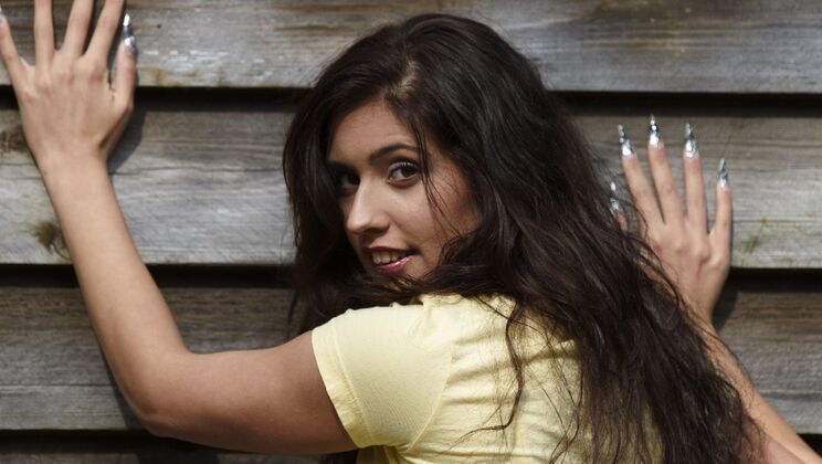 [Oldje] - Pierced and Natural Tits Diana Gets Wild