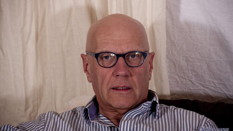 [Oldje] - Blonde Nisha's Foot Care with Hugo