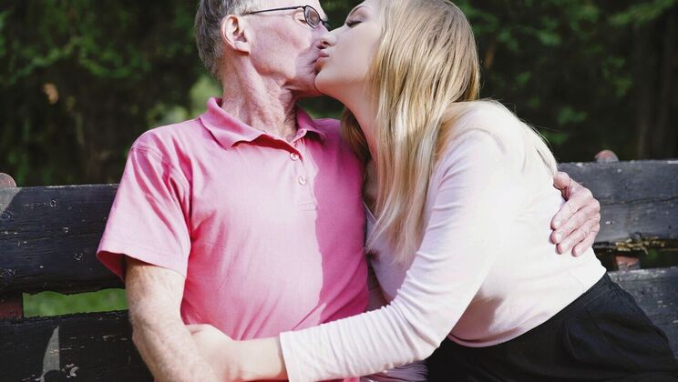 [Oldje] - Haley Hill's First Outdoor Sex Experience