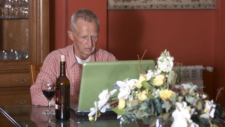 [Oldje] - Masturbation Madness on the Net