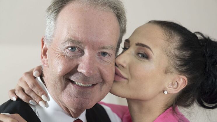 [Oldje] - Nicole Love Gives Amazing Blowjob to Big Cock